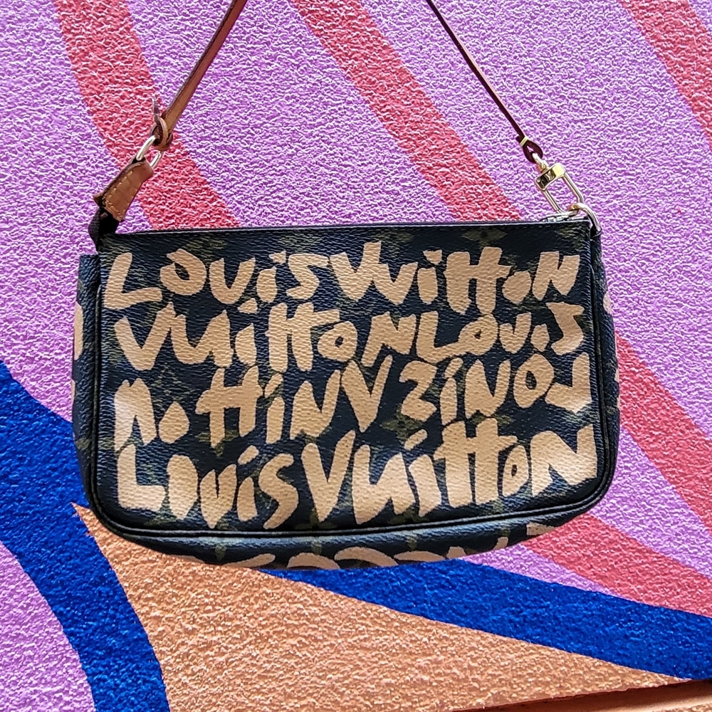 SOLD - Louis Vuitton x Stephen Sprouse Graffiti Pochette - Picture 1 of 7